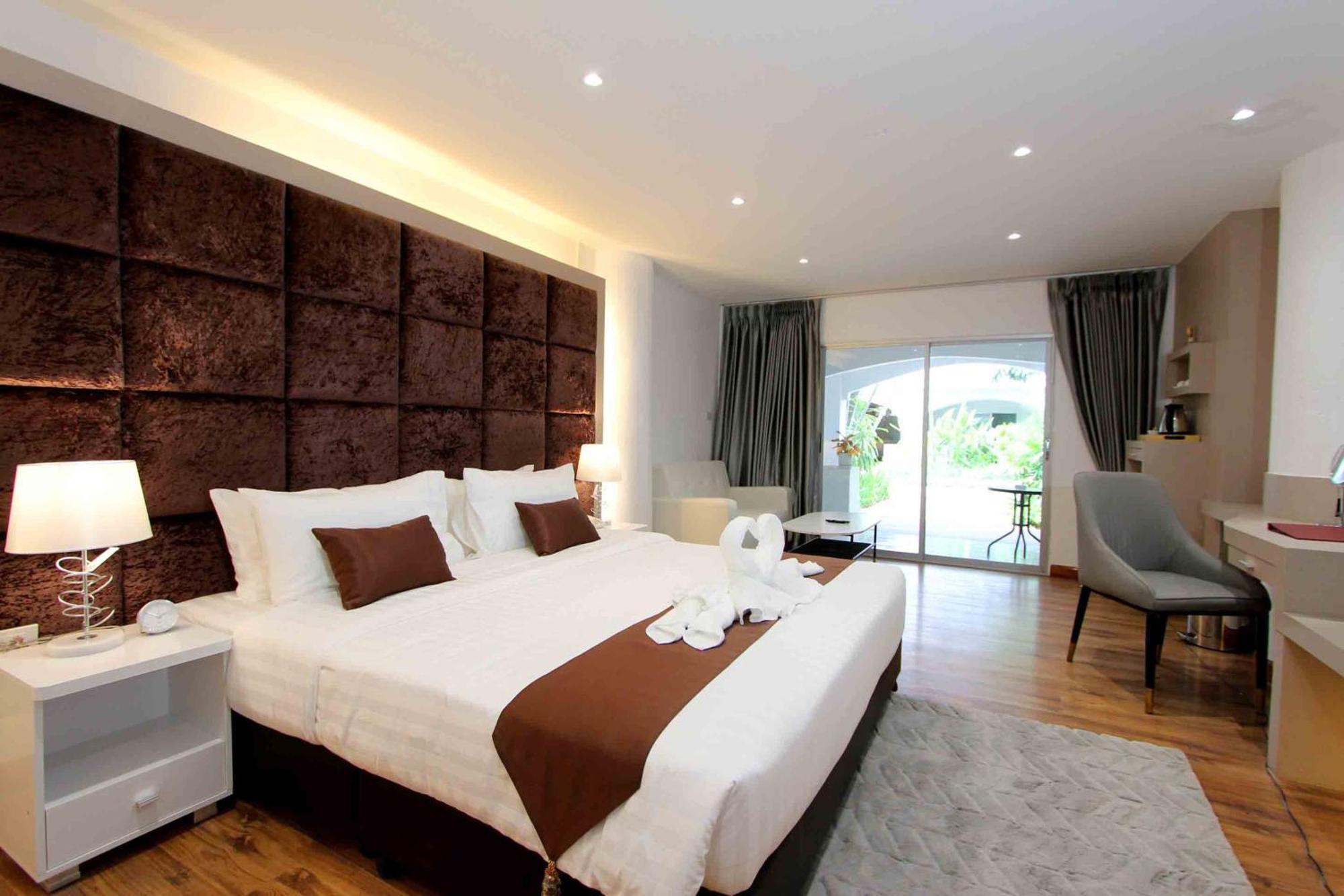 Pooh Beach Resort & Spa Jomtien Beach Exterior photo