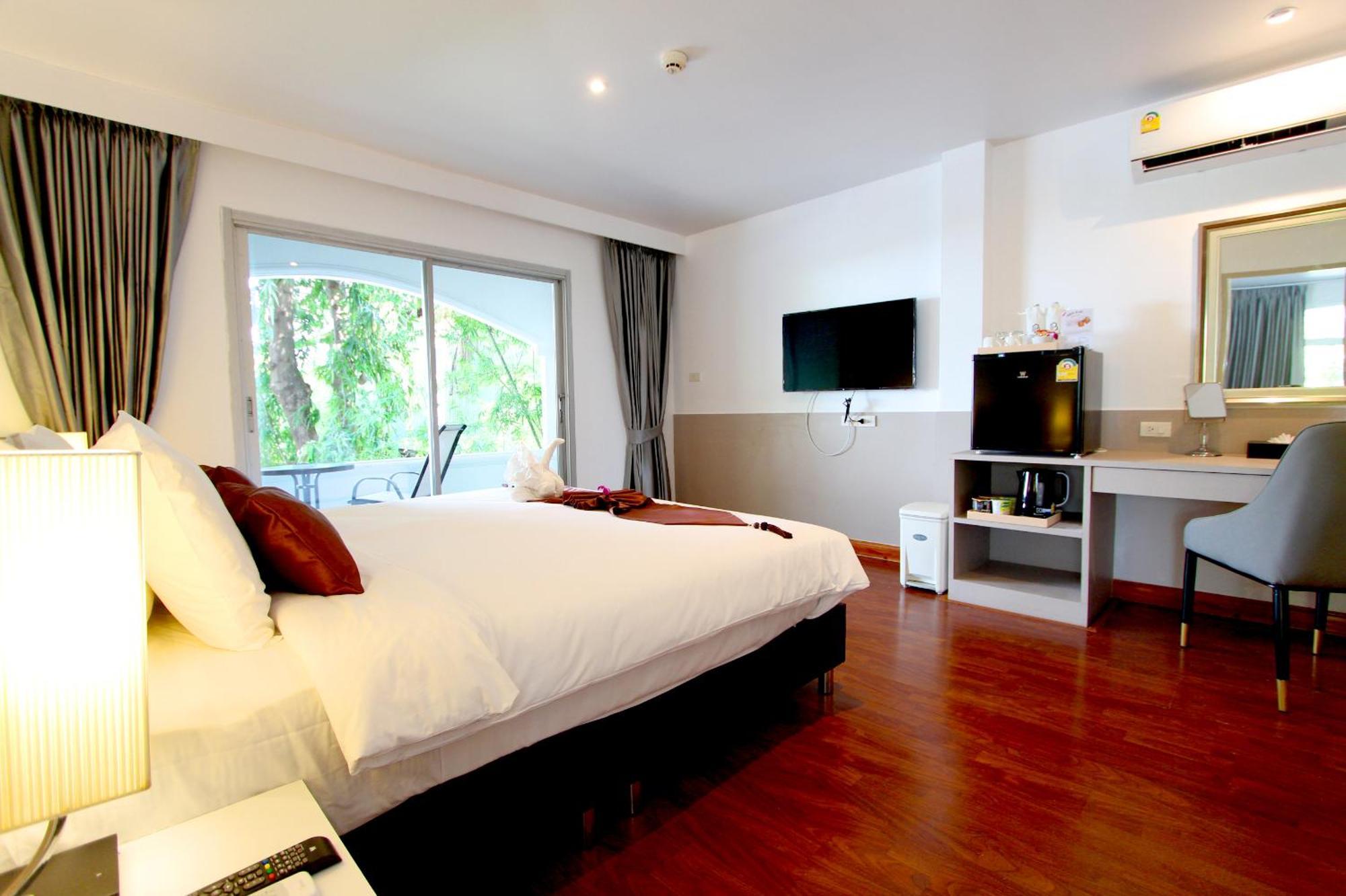 Pooh Beach Resort & Spa Jomtien Beach Exterior photo